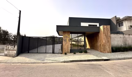 Casa em condomínio fechado no Glória próximo de Decathlon!