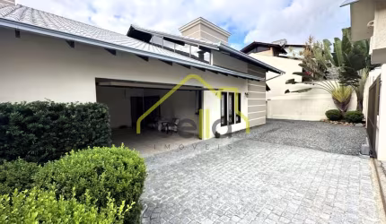 Casa alto padrão com 4 dormitórios averbada e com fácil acesso para BR 101!