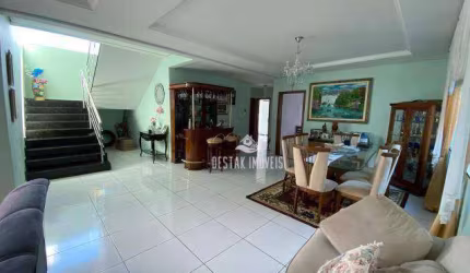 Casa com 7 quartos à venda no Bairro Jardim Karaíba - Uberlândia/MG
