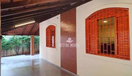 Casa com 3 quartos à venda no Bairro Santa Mônica - Uberlândia/MG