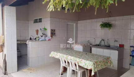 Casa com 4 quartos à venda no Bairro Jardim América - Uberlândia/MG