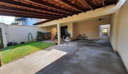 Casa com 4 quartos à venda no Bairro Nossa Senhora das Graças - Uberlândia/MG