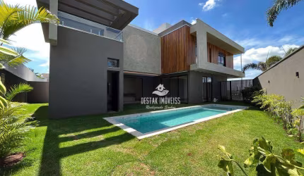 Casa com 4 quartos à venda no Condomínio Jardim Versailles - Uberlândia/MG