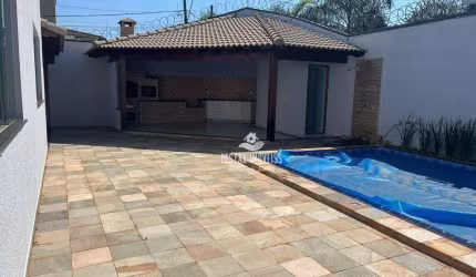 Casa com 4 quartos à venda no Bairro  Alto Umuarama - Uberlândia/MG