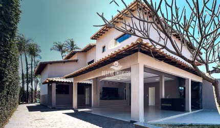 Sobrado com 5 quartos à venda bairro Cidade Jardim - Uberlândia/MG