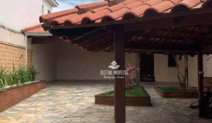 Casa com 3 quartos à venda no Bairro Martins - Uberlândia/MG