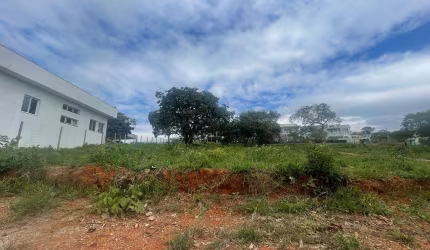 Lote em condomínio gran royalle