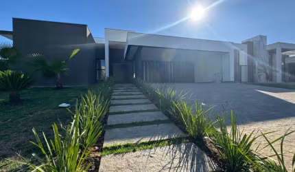 Maravilhosa casa linear em Condomínio de luxo na entrada de Lagoa Santa!