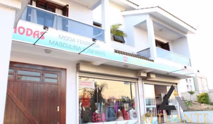 Casa com sala comercial no bairro Morada dos Alpes