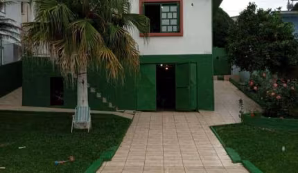Casa com pátio no bairro Presidente Vargas
