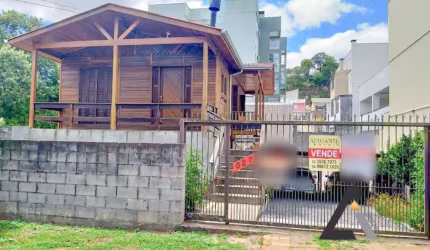 Casa de madeira com chalé em Ana Rech