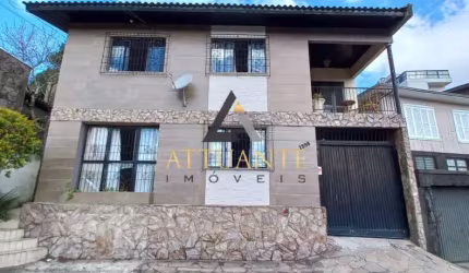 Casa Semimobiliada com três moradias no bairro Bela Vista
