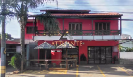 Casa com sala comercial no bairro Colina Sorisso