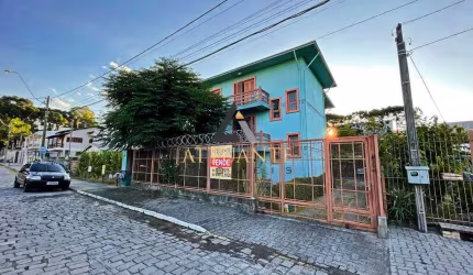 Apartamento Semimobiliado no bairro Ana Rech