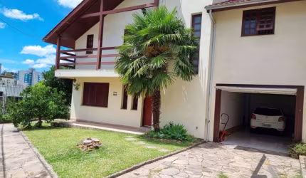 CASA 3 DORMITÓRIOS BAIRRO BELA VISTA