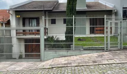 Casa semimobiliada - Bairro Bela Vista