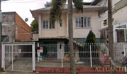 Casa com 3 moradias - Nossa Senhora de Lourdes