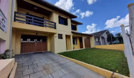 Casa com pátio - Bairro Desvio Rizzo