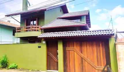 Excelente casa no bairro Desvio Rizzo!