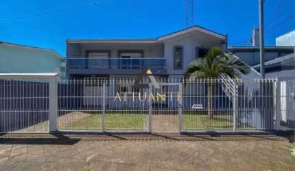 Ampla casa no bairro Universitário