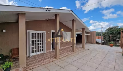 Casa espaçosa mobiliada no bairro Santa Corona!