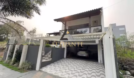 Ampla casa com pátio no Bairro Desvio Rizzo