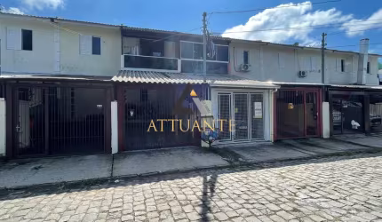 Excelente sobrado com entrada individual no  Bairro de Ana Rech