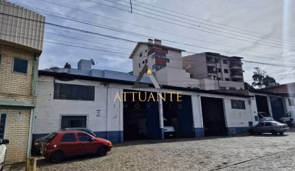 Pavilhão bem localizado no bairro São José