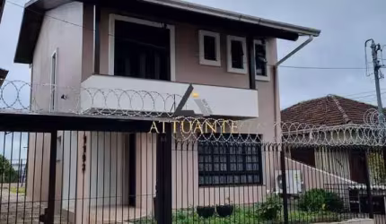 Ampla Casa com Pátio e Espaço Gourmet no Bairro Sagrada Família