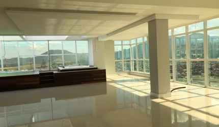 Apartamento de 5 suítes em 50 vezes para pagar ! em meia praia