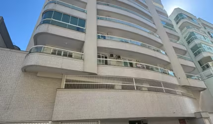 APARTAMENTO MOBILIADO NA QUADRA MAR COM 03 DORMITÓRIOS E 01 VAGA!!