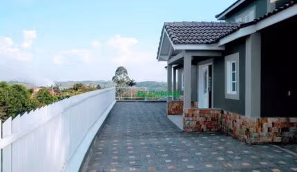 Sobrado com 3 dormitórios à venda, 250 m² por R$ 875.000,00 - Rosa Helena - Igaratá/SP