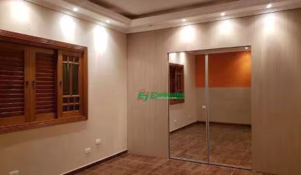 Sobrado com 3 dormitórios à venda, 192 m² por R$ 732.000,00 - Parque Flamengo - Guarulhos/SP