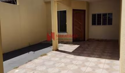 Casa com 3 dorms sendo 1 suíte, 2 vagas  em Colúmbia, Londrina/PR