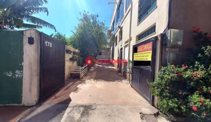 Ponto comercial com 8 salas para alugar na Rua Antônio R. Silveira, 178, Centro, São Pedro da Aldeia, 270 m2 por R$ 6.500