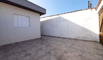 CASA NOVA NA PRAIA EM BALNEÁRIO RESIDENCIAL -  02 QUARTOS - 02 BANHEIROS - 02 VAGAS DE GARAGEM