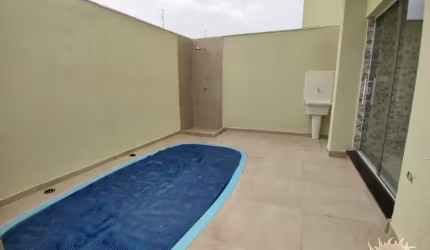 LINDO SOBRADO EM CONDOMÍNIO FECHADO COM PISCINA E CHURRASQUEIRA PRIVATIVAS