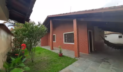 AMPLA CASA NA PRAIA A 500 METROS DO MAR - 250M² DE TERRENO E 150M² DE CONSTRUÇÃO: