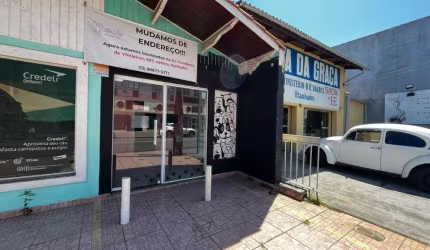 EXCELENTE SALA COMERCIAL LOCALIZADA NO CENTRO DA PRAIA DO SONHO
