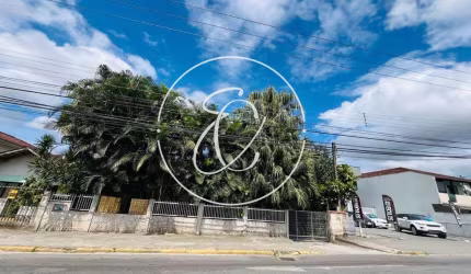Oportunidade de Investimento para montar o seu negócio: Terreno na Rua Fátima com Sobrado Novo nos fundos