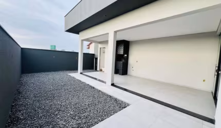 Sobrado Geminado com 3 Quartos, Área Gourmet e Salão de Festas no Bairro Iririu, Joinville/SC