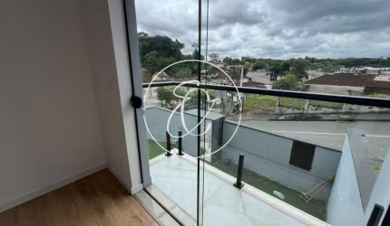 Linda Casa Triplex à Venda em Joinville - 2 Suítes, Churrasqueira e Sol da Manhã!