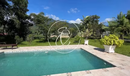 Chácara Espetacular em Garuva com Piscina e Rio nos Fundos - Apenas 25 Minutos de Joinville