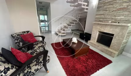 Casa de Esquina Averbada à Venda no Bairro Comasa - Joinville/SC