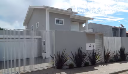 CASA À VENDA EM UVARANAS