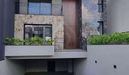 CASA À VENDA CONDOMÍNIO VALE DOS VINHEDOS