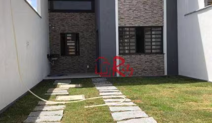 Casa com 3 dormitórios à venda, 112 m² por R$ 465.000 - Centro - Eusébio/CE