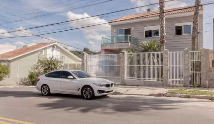 'Casa dos Sonhos em Porto Alegre – 4 Quartos, Piscina'