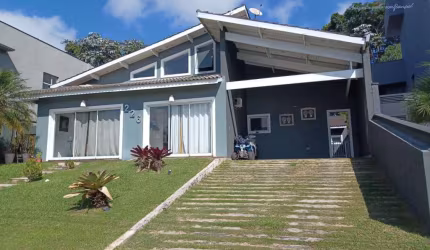 Casa em Condomínio para Venda em Arujá, Jardim Imperial, 4 dormitórios, 1 suíte, 3 banheiros, 4 vagas