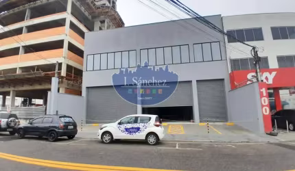 Salão Comercial para Locação em Itaquaquecetuba, Vila Virgínia, 3 banheiros, 6 vagas
